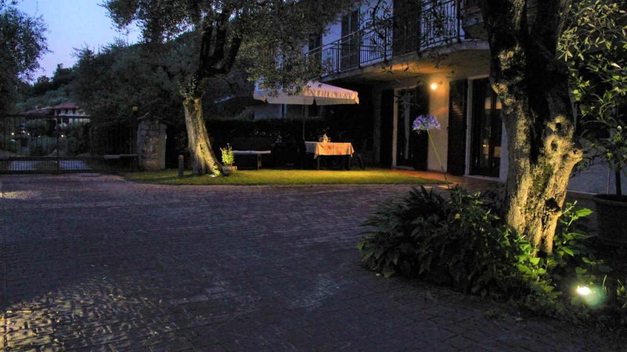 Relax In The Olive Grove Appartement Toscolano Maderno Buitenkant foto